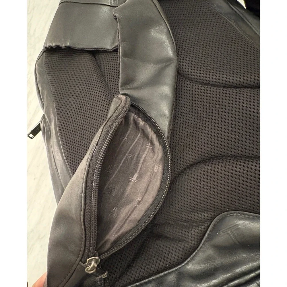 Tumi 92182D4 Black Leather 15